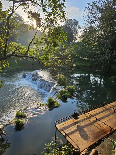 รูปภาพของระเบียงน้ำตก