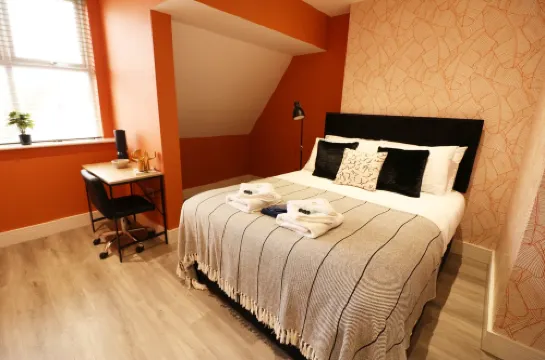 Sea View 2-Bed Family Apt w/ Free Gym & Parking