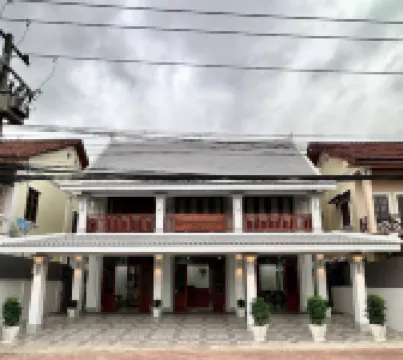 My Luangprabang Guesthouse ワット・マノーロム周辺のホテル