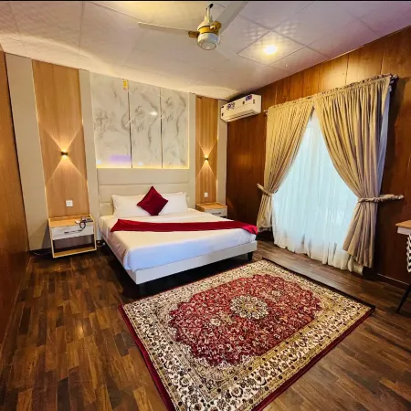 Hotel Posh Pavillion Отели рядом с достопримечательностью «Парк Анкара»
