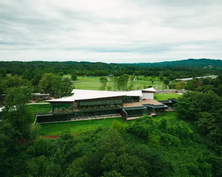 Snow Peak FIELD SUITE SPA HEADQUARTERS Hotels in Sanjo