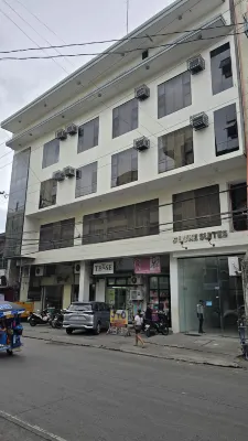 D'Luxe Suites Hotels in Tondo