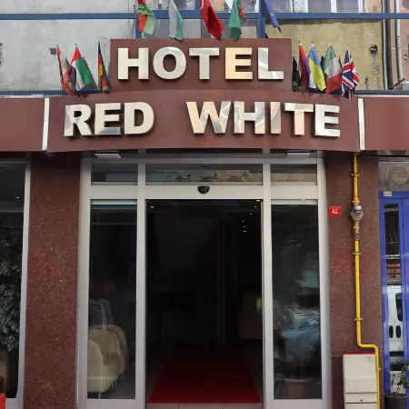 RED WHİTE HOTEL Отели рядом с достопримечательностью «Аксарай»