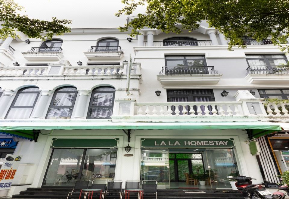 Lala Homestay의 깔끔한 객실 내부