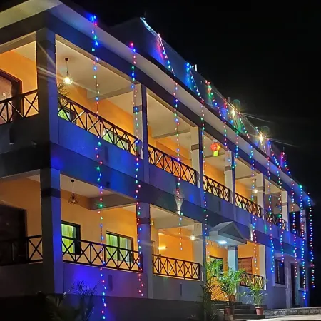 Hotel Forest Leaf