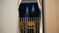 KLCC Tower Couple Studio | Netflix | Infinity Pool