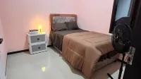 HK Homestay Sewa Rumah Harian Kota Malang - Bintang 1