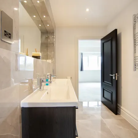Luxurious 4 Bed House - Close to Windsor Castle!