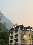 Ausnya Tirthan Hotels in Pekhri
