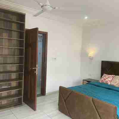 3 Bdrm city view @ Dzorwulu with a pool Rooms