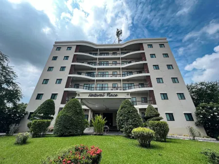 1B1B Apartment at Natural Place Отели в г. Район Ванг Ной