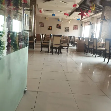 Hotel President Chintpurni