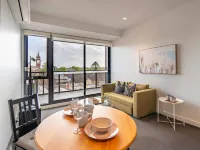 Modern Hawthorn 1BR Walk to Cafes & Transport 霍索恩區酒店