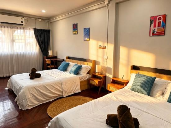 [NEW] Entire 4Storey Home 10pax 800 m walk to BTS Phayathai in CBD near Siam, Centralworld