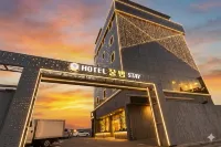 Hotel Kkulbam Stay - parking