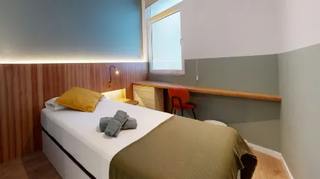 Ola Living Hostal Tetuan Отели рядом с достопримечательностью «Монастырь Энкарнасьон»