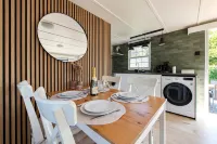 Stylish & Tranquil Garden Retreat ~ Lounges ~ Pkg! Hotels in Oisterwijk