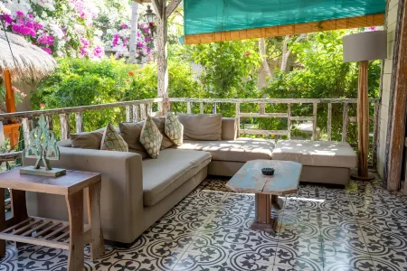 Scallywags Villa Joglo