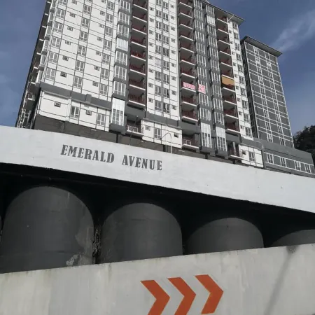 Goodlife Paradise Emerald Avenue Suite