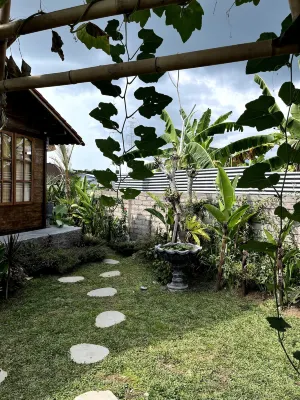 KUBU YR Hôtels à : Negara