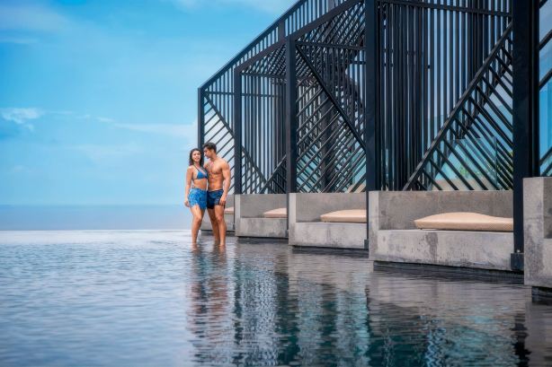 Pattaya Beach · THE Edge  Base High-End Ocean View Pool Apartment · Direct Beach Access ·Homestay