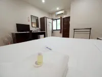 Waritthon Residence - balcony