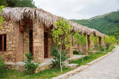 Do Luong Legend Camping & Resort - Homestays