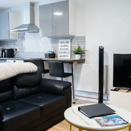 Reardon Apartment - Parking/Wifi - Warwick