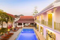 White Elephant Hostel - piscina