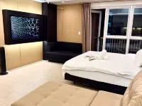 Venice Luxe Cozy Suite|Netflix & Pool Access フォート・ボニファシオ周辺のホテル