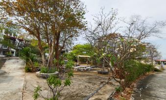 Koniix Garden Cottage Ko Sichang
