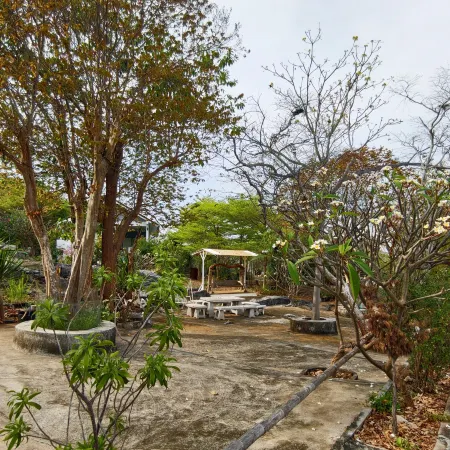 Koniix Garden Cottage Ko Sichang