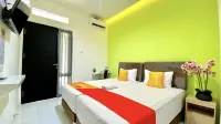 Modern Guest House by Calli Rooms