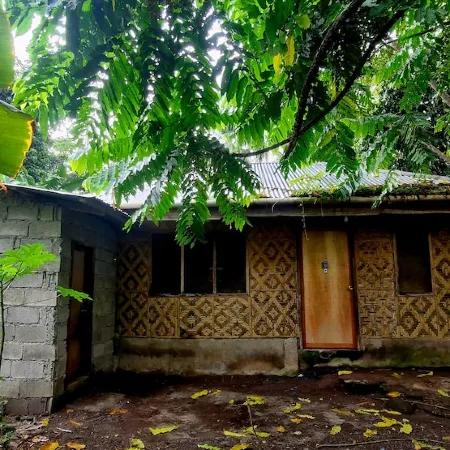 J Travel Trail Inn-Bed Space in Hubangon, Camiguin