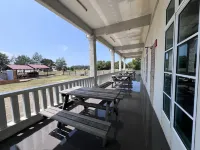 Saujana Villa Cherok Paloh, Kuantan Beach Hotel di Pekan