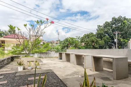 INNCA Mimpi Inn, Semarang Отели рядом с достопримечательностью «GOR Jatidiri»