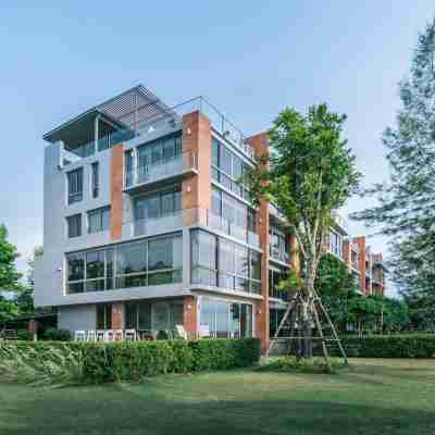 Exclusive Sandbox Beachfront Villa Hotel Exterior