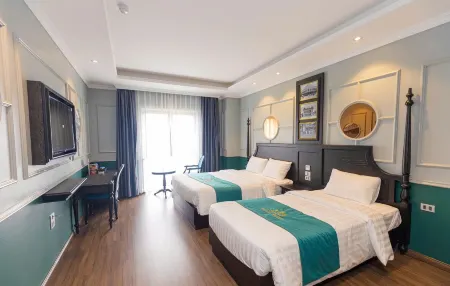 Royal Hotel 2 Mong Cai Отели в г. P. Ninh Duong