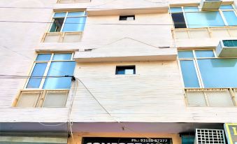 Comfort Inn Hotel @Mayur Vihar, Shashi Park Rd