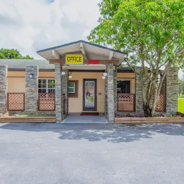 OYO Budget Inn Bartow Отели в г. Бартоу