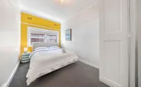 MetaWiseBnB | Cozy 2Bed Earlwood Near City&Airport Hotels in Hurstville