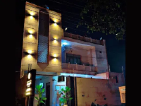 เดอะ มันธาน สเตย์ส