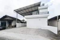 RedDoorz Fortuna Infinity Near Alun Alun Sragen