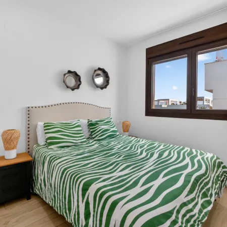Penthouse with private rooftop & pool in Torrevieja