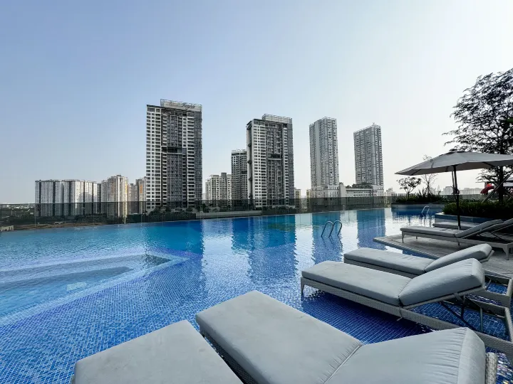 Blue Fingers Lumiere Riverside