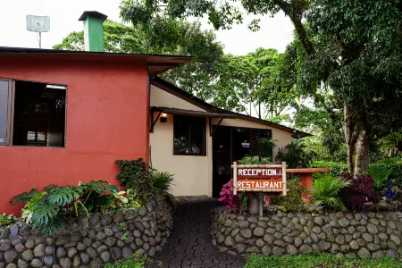 Essence Arenal Hotel, Spa & Bio Farm Отели в г. Эль Кастильо