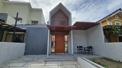 3 Bedroom House Near Grand Batam Mall Hotels near Bela Diri Q Ray Jijitsu