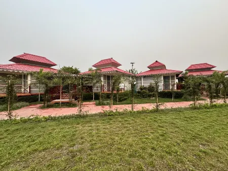 Orangepetal Exotic Bihanga Resort Отели в г. Чалза Махабари