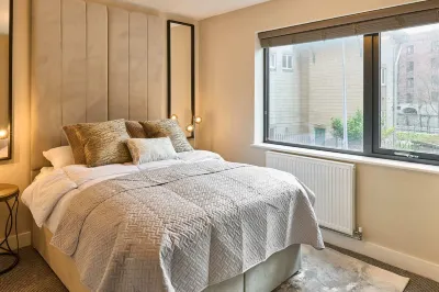 Host & Stay | Chic Townhouse by the Docks Hotels in 