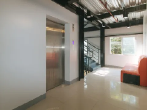 RedDoorz @ Coral Tree Residences ビニャンのホテル